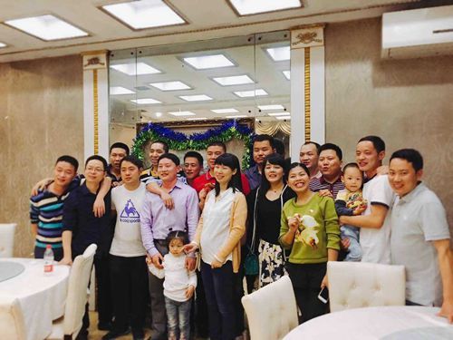 游子心,母校情——原免费av影片
免费av影片
2002大队毕业十年返校侧记