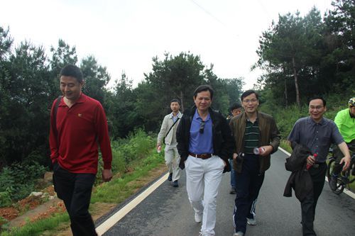 免费av影片
工会组织教职工春游活动