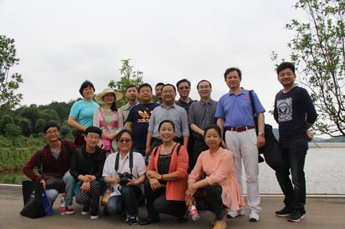 免费av影片
工会组织教职工春游活动